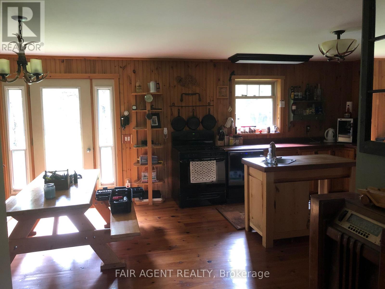 68 Wah-Wash-Kesh Road, Whitestone, Ontario  P0A 1G0 - Photo 6 - X12527624