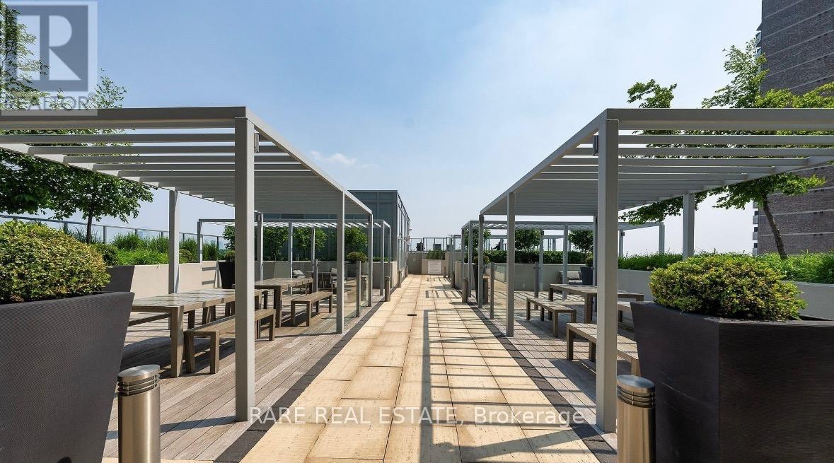 2106 - 501 St. Clair Avenue W, Toronto, Ontario  M5P 0A2 - Photo 19 - C12527606