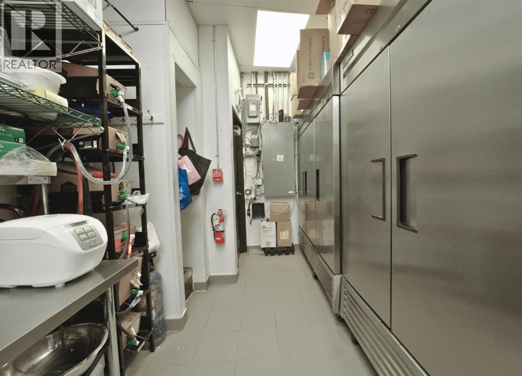 Property at 2525 36 Street NE image 5