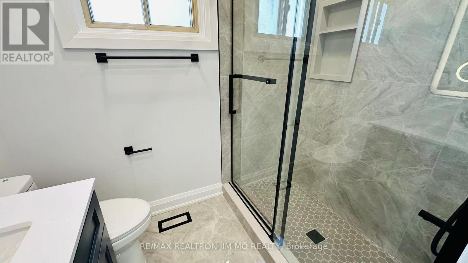 Upper - 65 Heaslip Terrace, Toronto, Ontario  M1T 1W8 - Photo 15 - E12527608