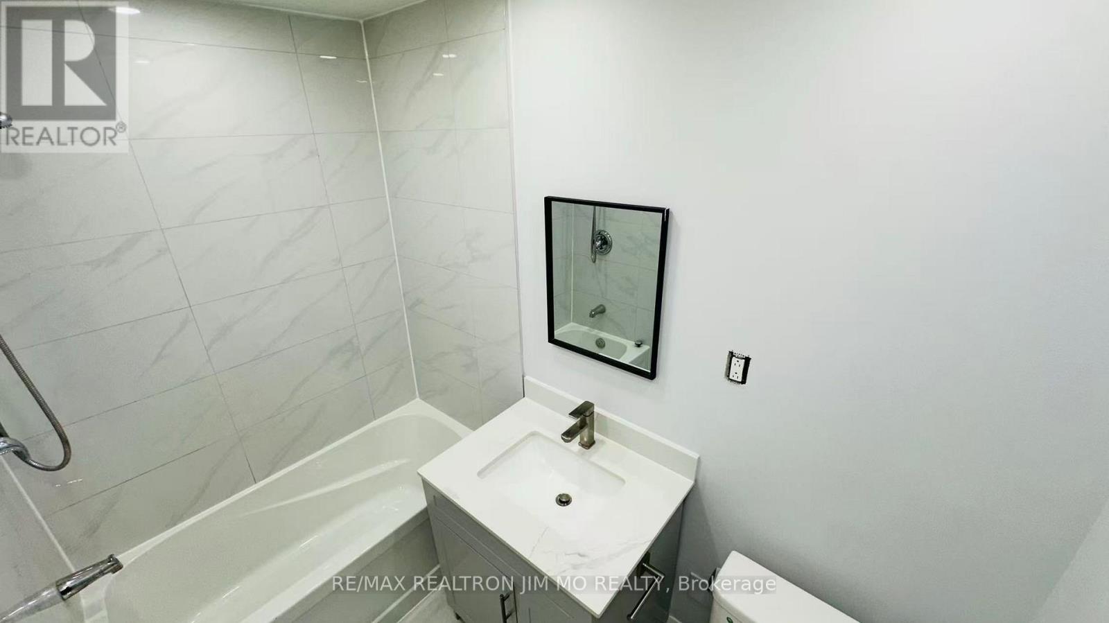 Upper - 65 Heaslip Terrace, Toronto, Ontario  M1T 1W8 - Photo 18 - E12527608