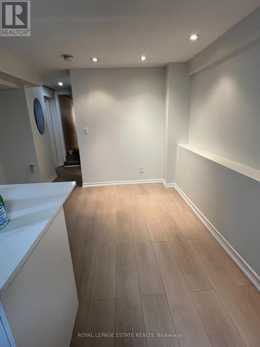 Basement - 5 Edgewood Gardens, Toronto, Ontario  M4L 3H4 - Photo 12 - E12527620