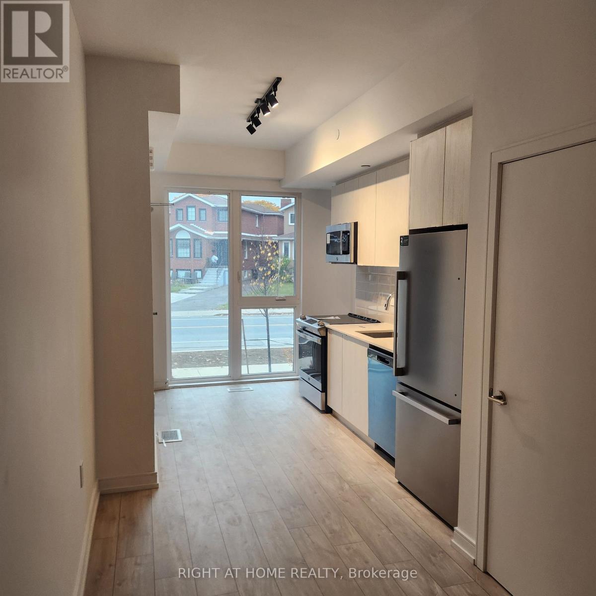 168 CLONMORE DRIVE, Toronto, Ontario