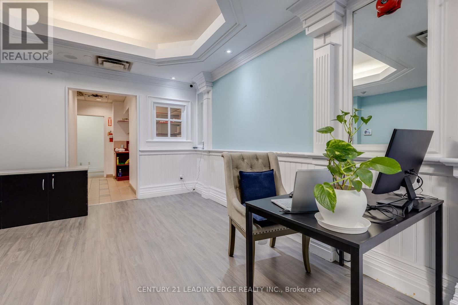 706 Pape Avenue, Toronto, Ontario  M4K 3S7 - Photo 11 - E12527648