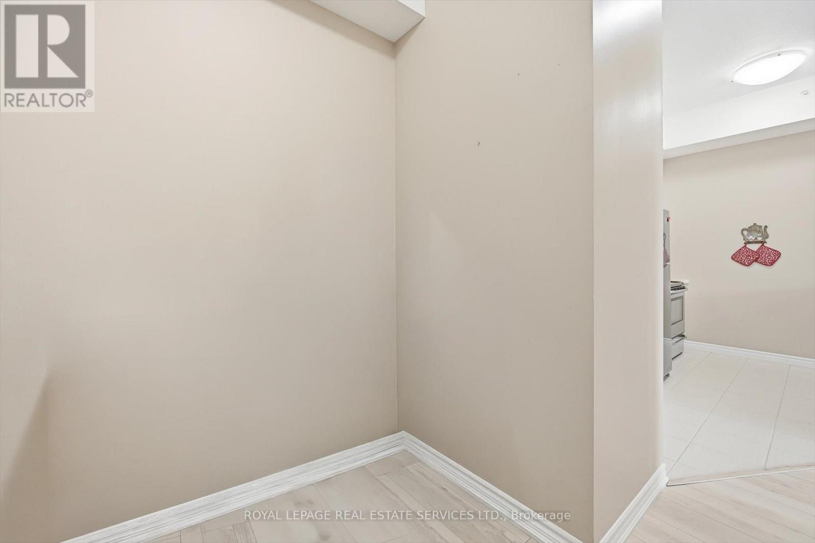 402 - 5020 Corporate Drive, Burlington, Ontario  L7L 0H7 - Photo 14 - W12522772