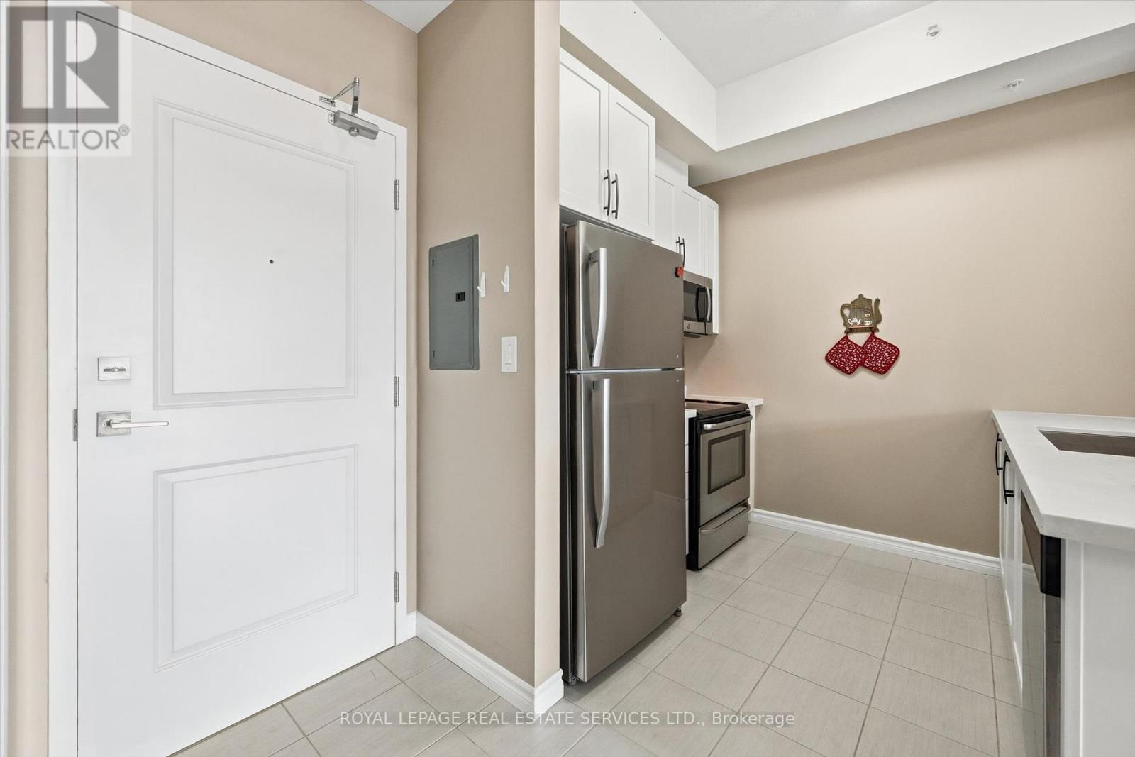 402 - 5020 Corporate Drive, Burlington, Ontario  L7L 0H7 - Photo 7 - W12522772