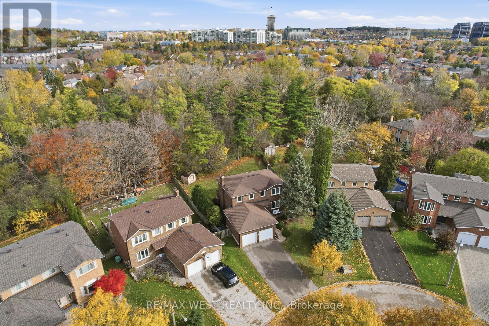 12 LIPPINCOTT COURT, Richmond Hill, Ontario