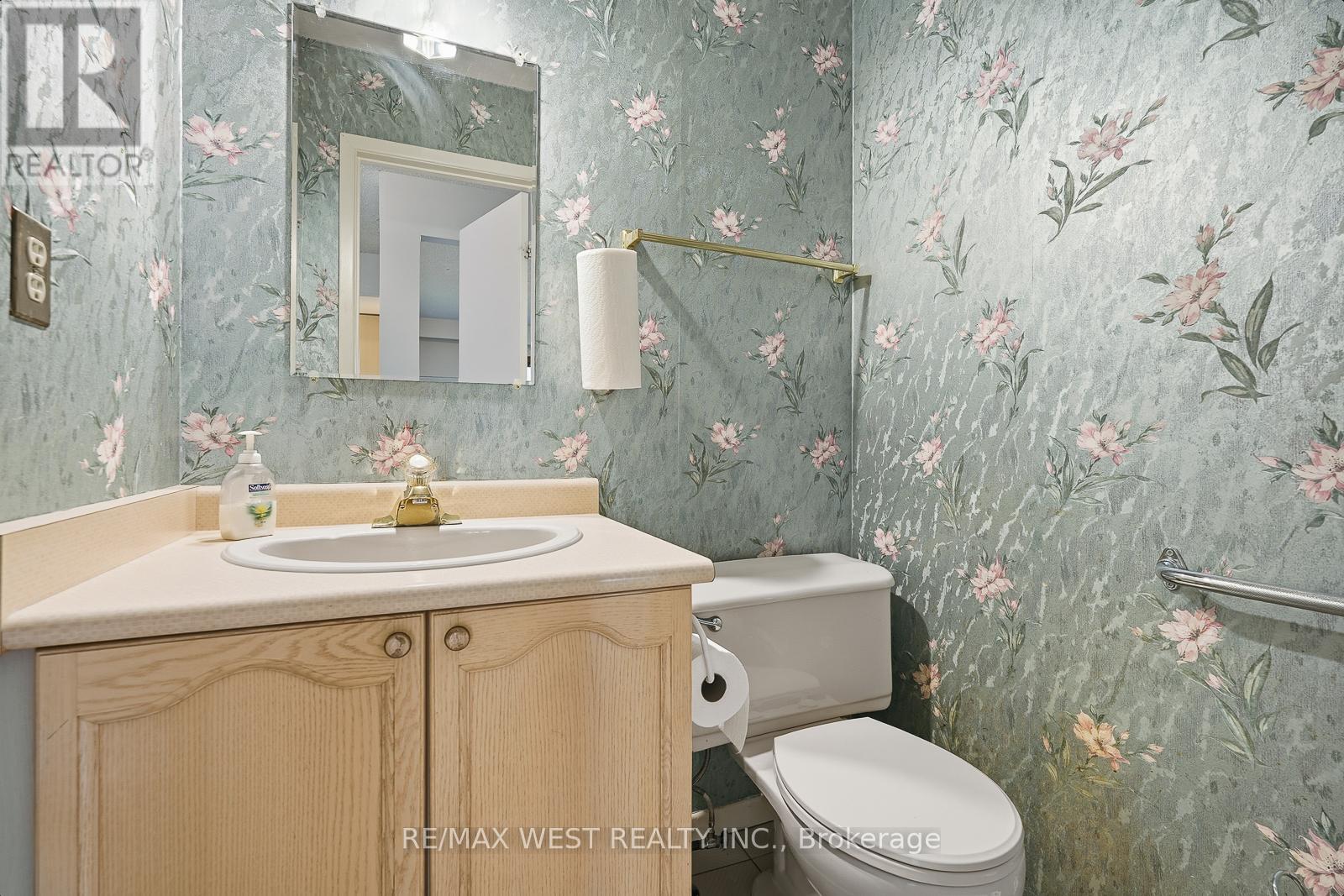 12 Lippincott Court, Richmond Hill, Ontario  L4C 7M5 - Photo 22 - N12527604