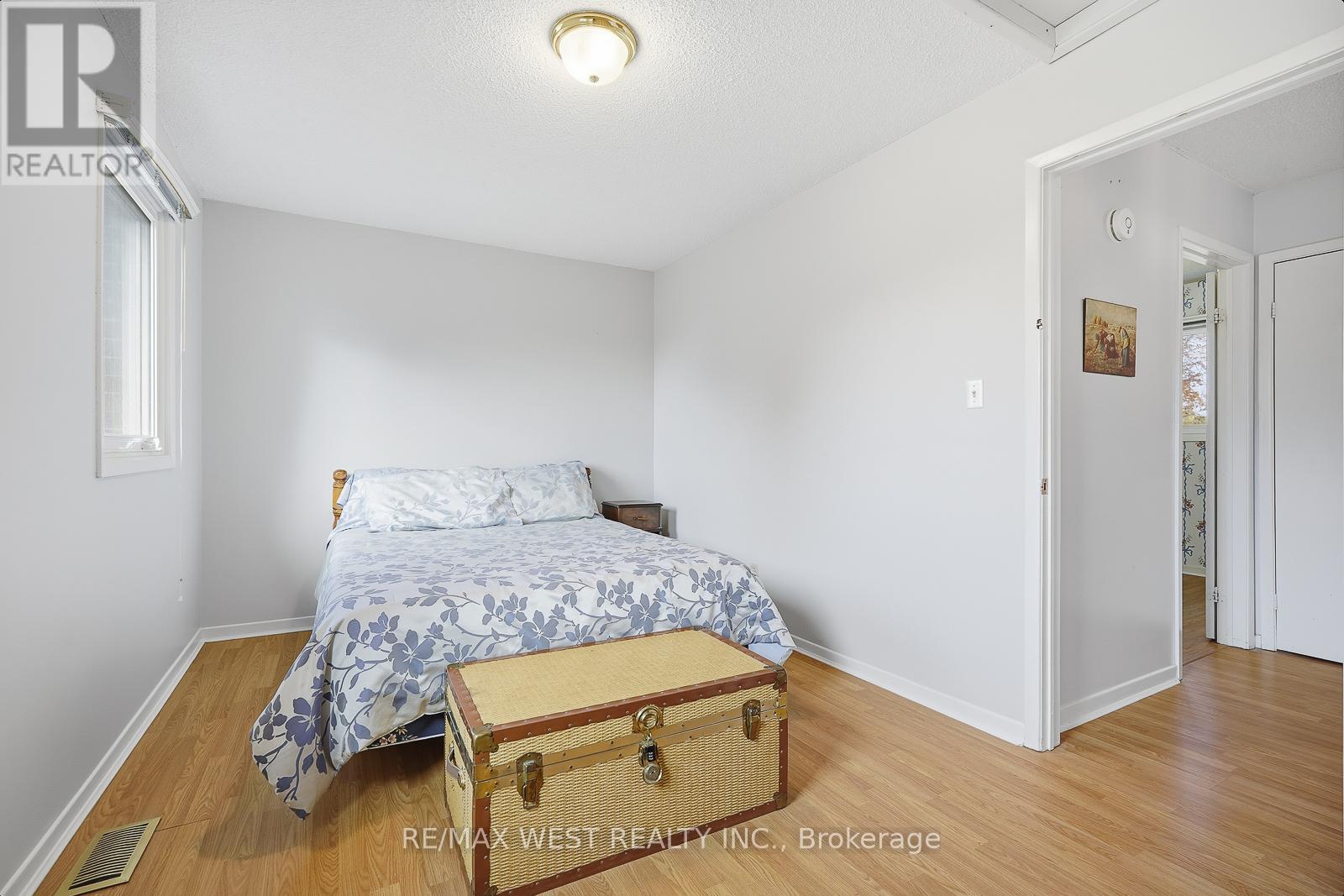 12 Lippincott Court, Richmond Hill, Ontario  L4C 7M5 - Photo 29 - N12527604