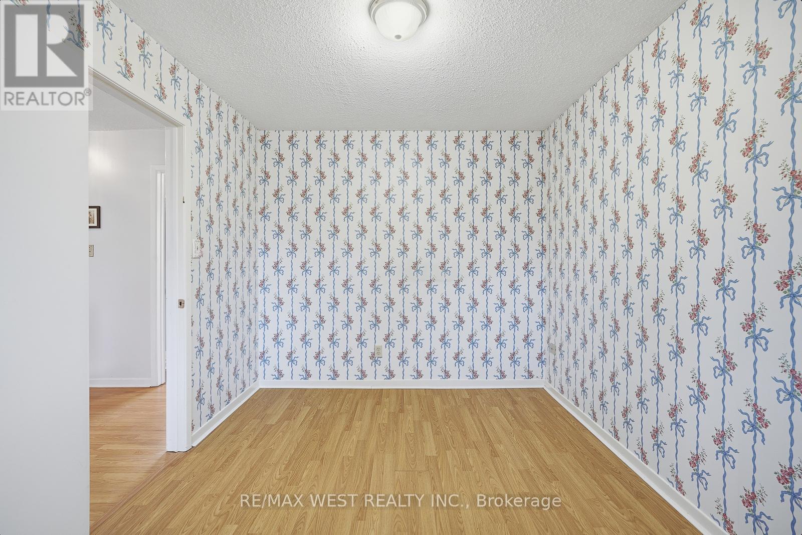 12 Lippincott Court, Richmond Hill, Ontario  L4C 7M5 - Photo 30 - N12527604