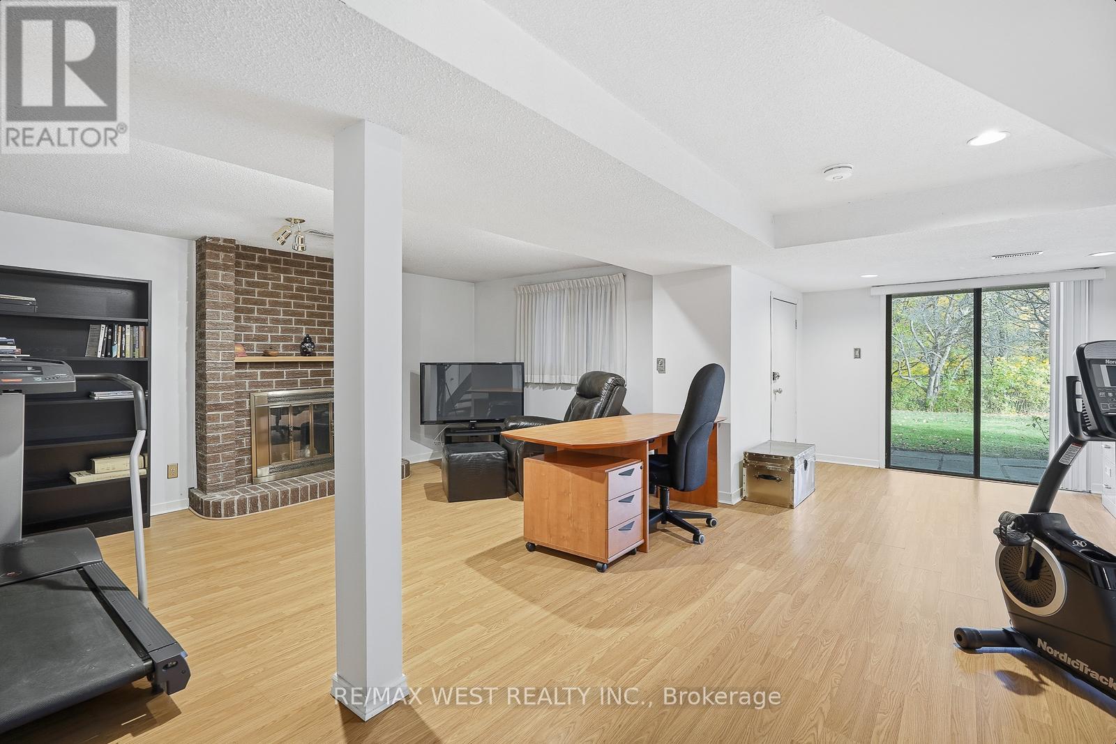 12 Lippincott Court, Richmond Hill, Ontario  L4C 7M5 - Photo 32 - N12527604