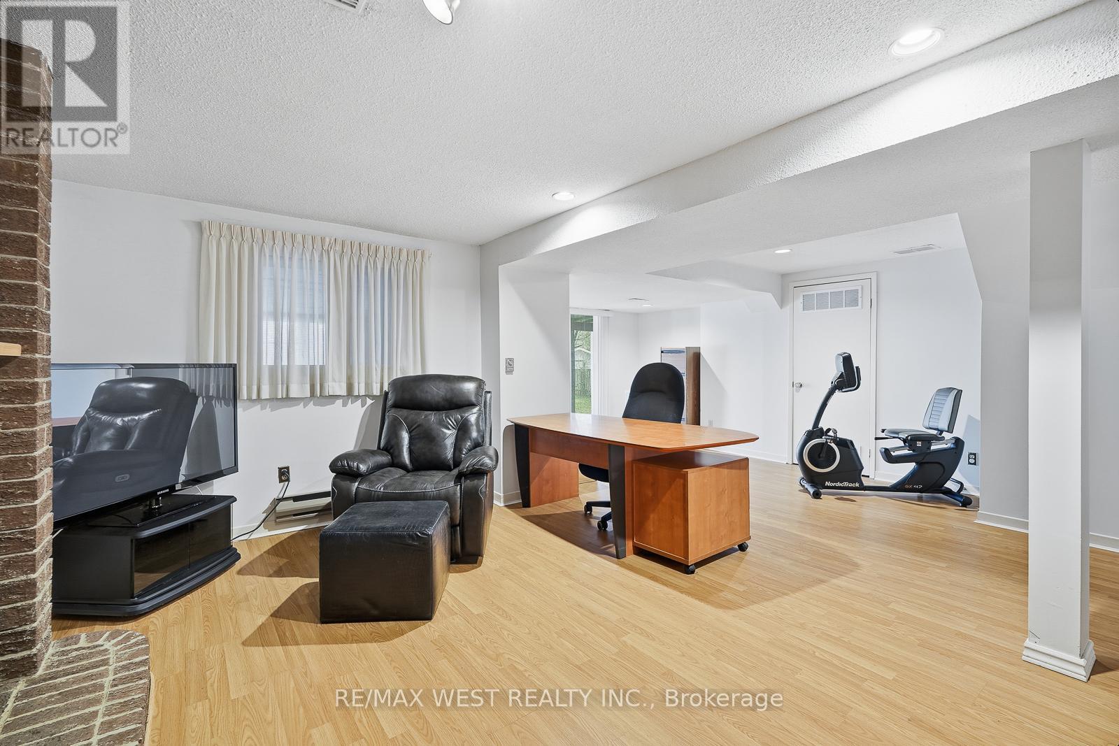 12 Lippincott Court, Richmond Hill, Ontario  L4C 7M5 - Photo 33 - N12527604