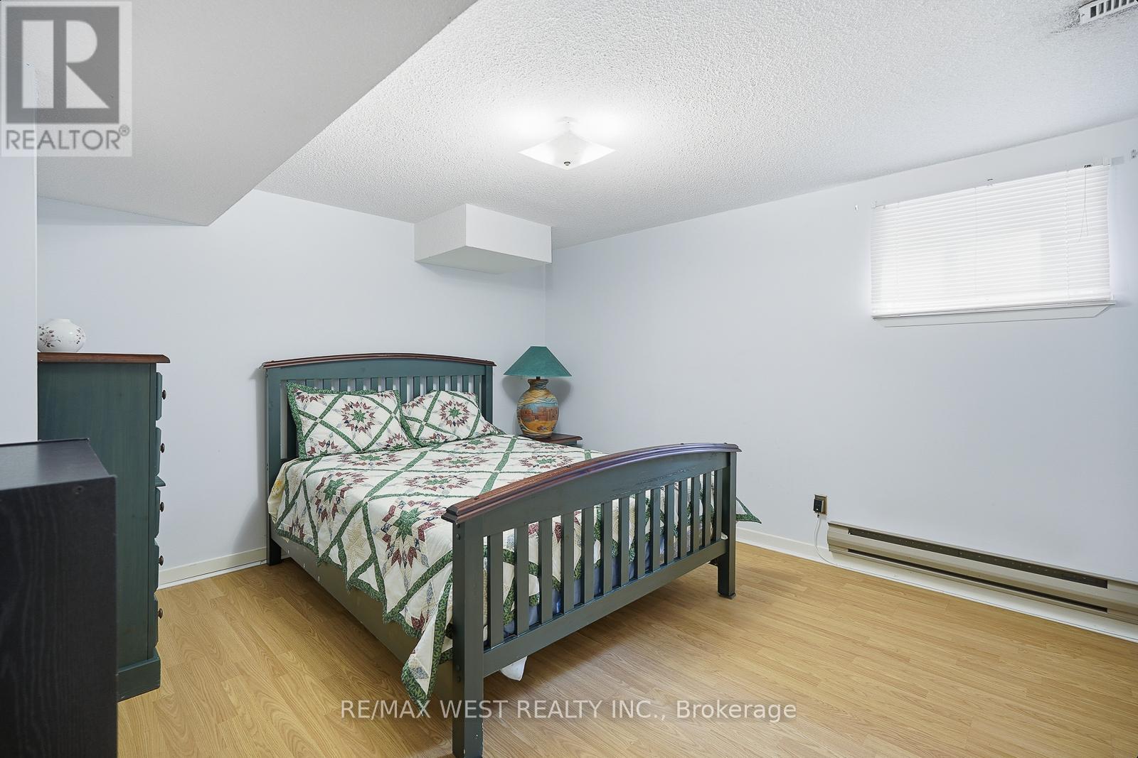 12 Lippincott Court, Richmond Hill, Ontario  L4C 7M5 - Photo 38 - N12527604