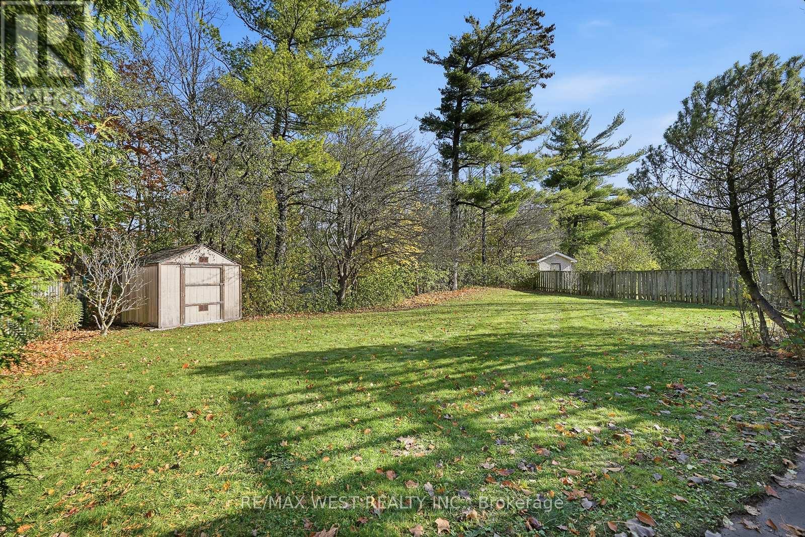 12 Lippincott Court, Richmond Hill, Ontario  L4C 7M5 - Photo 39 - N12527604