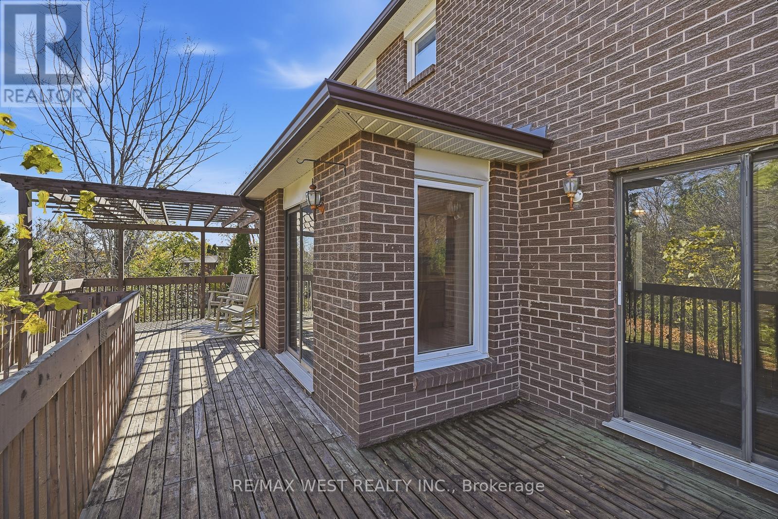 12 Lippincott Court, Richmond Hill, Ontario  L4C 7M5 - Photo 44 - N12527604