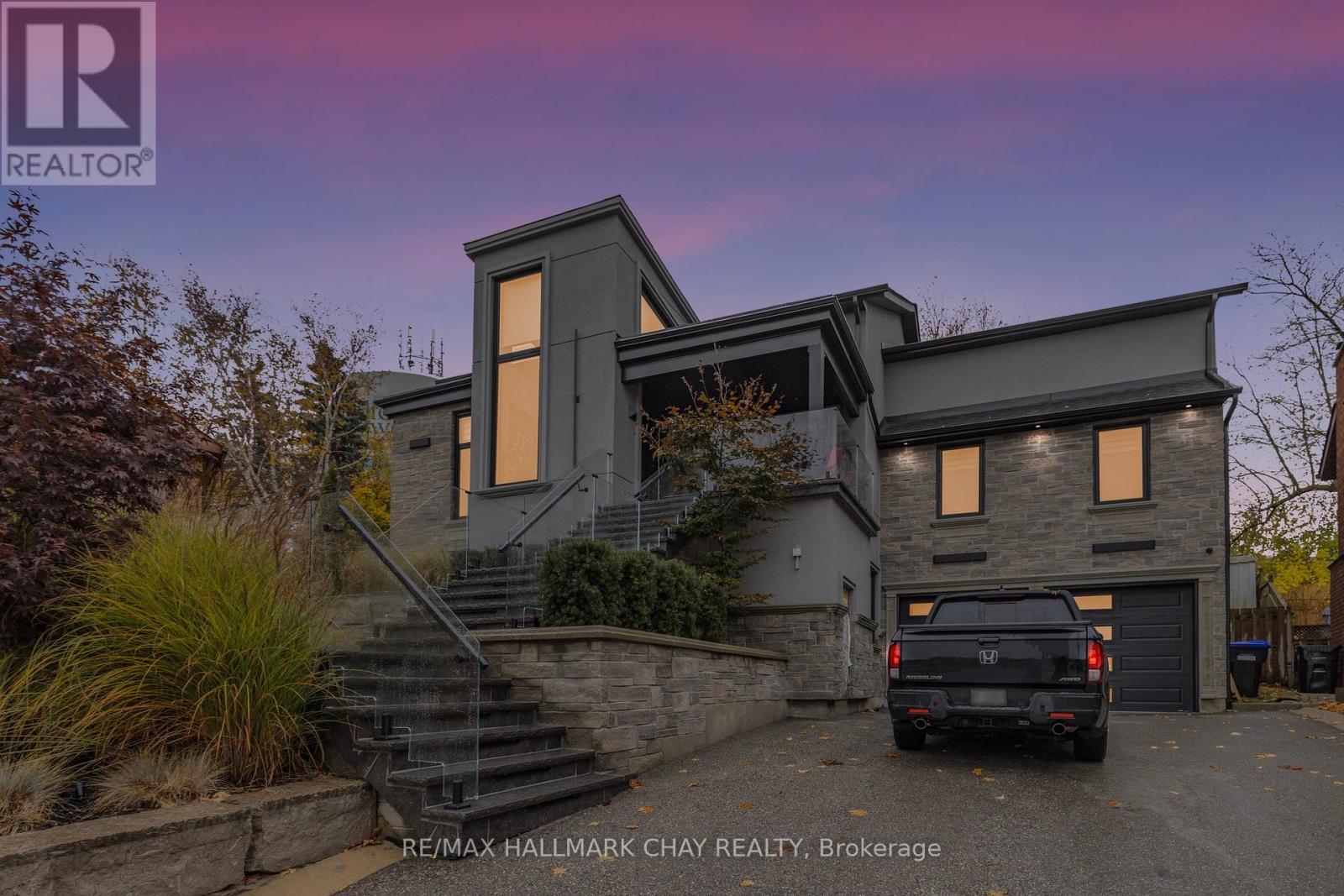 Lower - 12 Tower Court, Bradford West Gwillimbury, Ontario  L3Z 2V2 - Photo 3 - N12527626