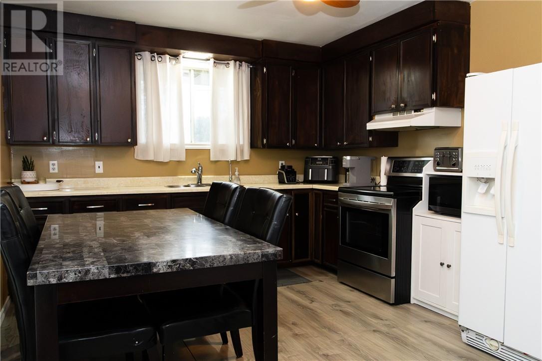 4 Minto Street, Webbwood, Ontario  P0P 2G0 - Photo 4 - 2125584