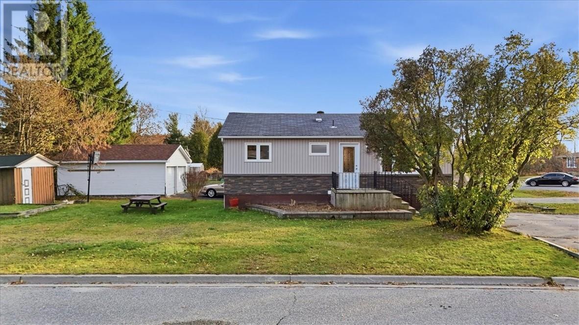 547 Alexander, Sudbury, Ontario  P3A 1R1 - Photo 2 - 2125520