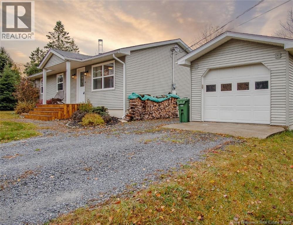 2 Burns Avenue, Rothesay, New Brunswick  E2E 1Y9 - Photo 2 - NB129180