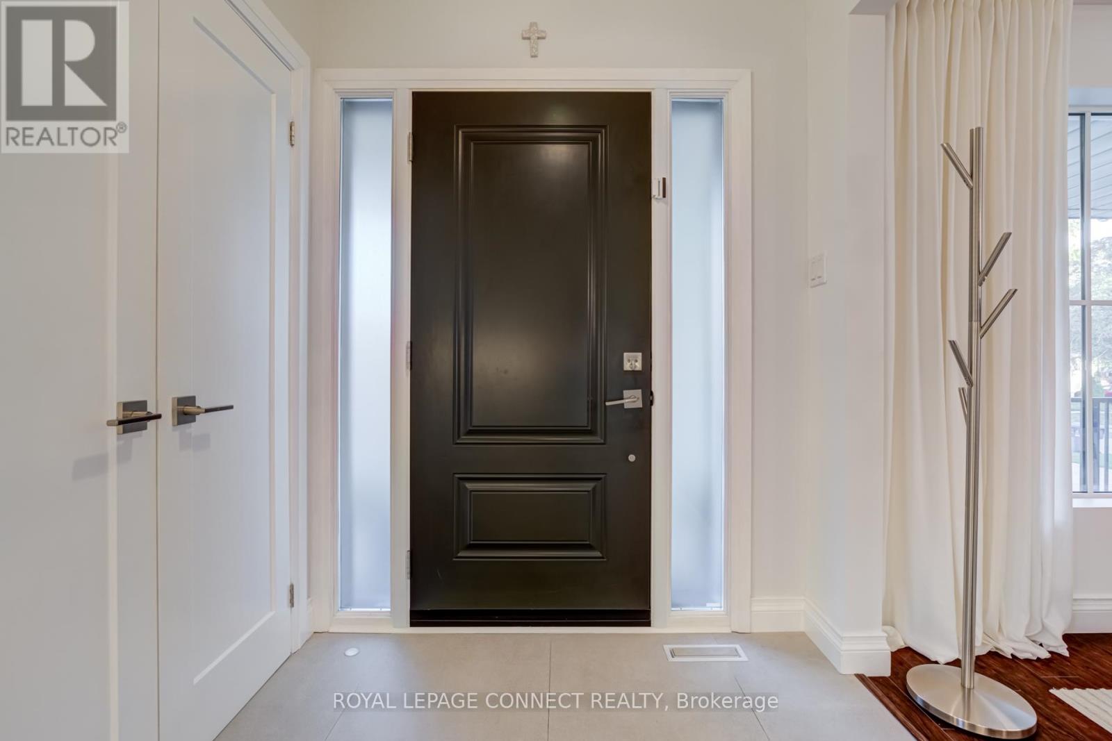 28 Tivoli Court, Toronto, Ontario  M1E 2A4 - Photo 6 - E12489350