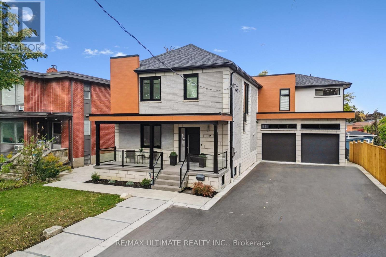 212 QUEENSLEA AVENUE, Toronto, Ontario