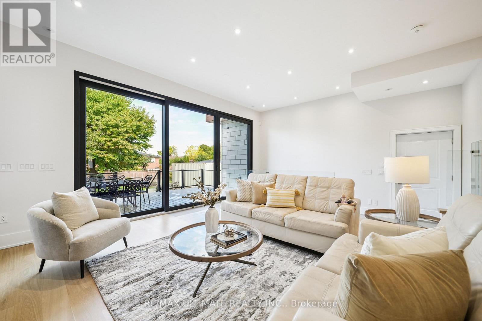 212 Queenslea Avenue, Toronto, Ontario  M9N 2L6 - Photo 13 - W12527630