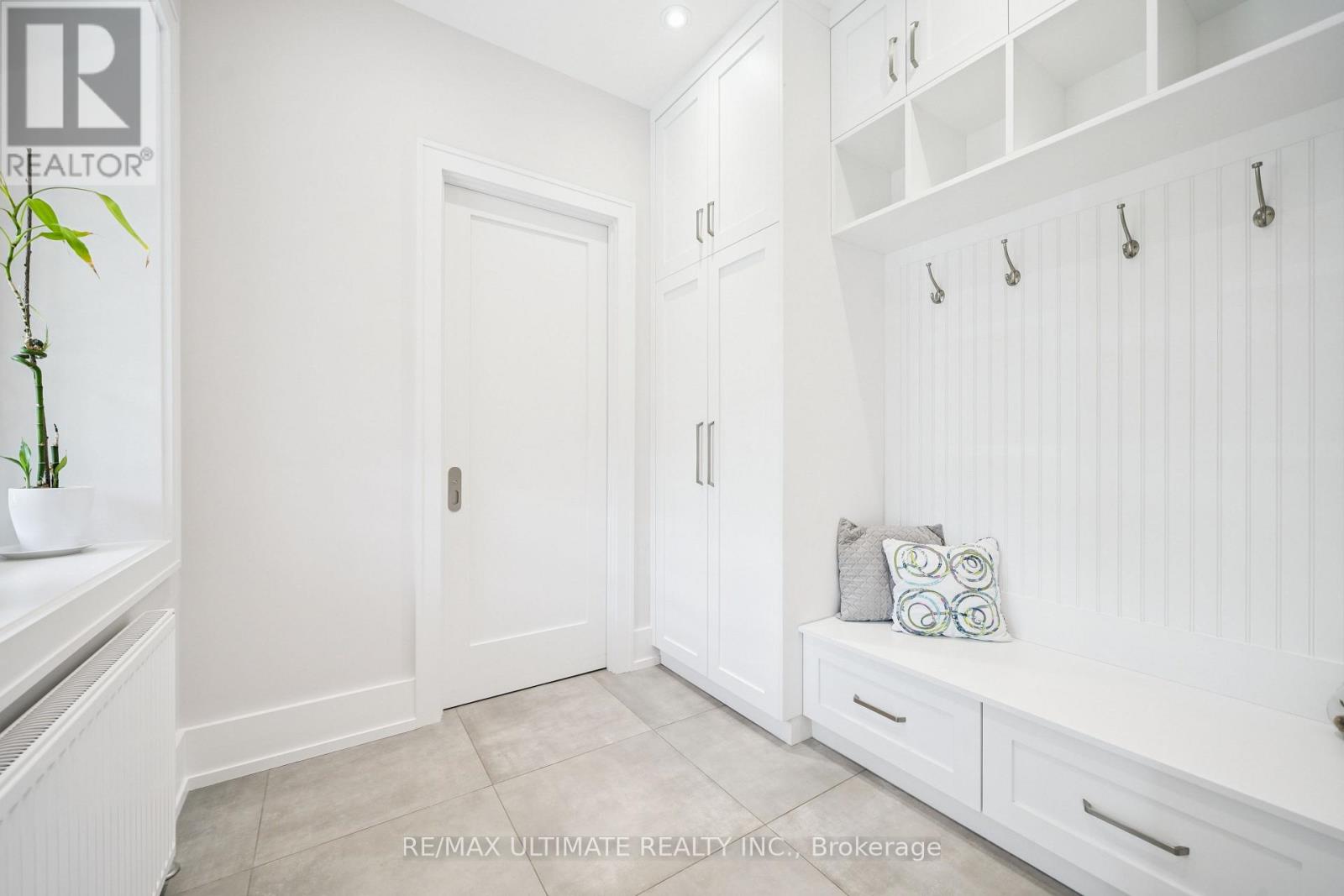 212 Queenslea Avenue, Toronto, Ontario  M9N 2L6 - Photo 18 - W12527630