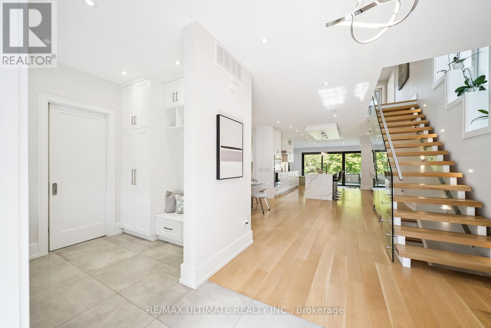 212 Queenslea Avenue, Toronto, Ontario  M9N 2L6 - Photo 4 - W12527630