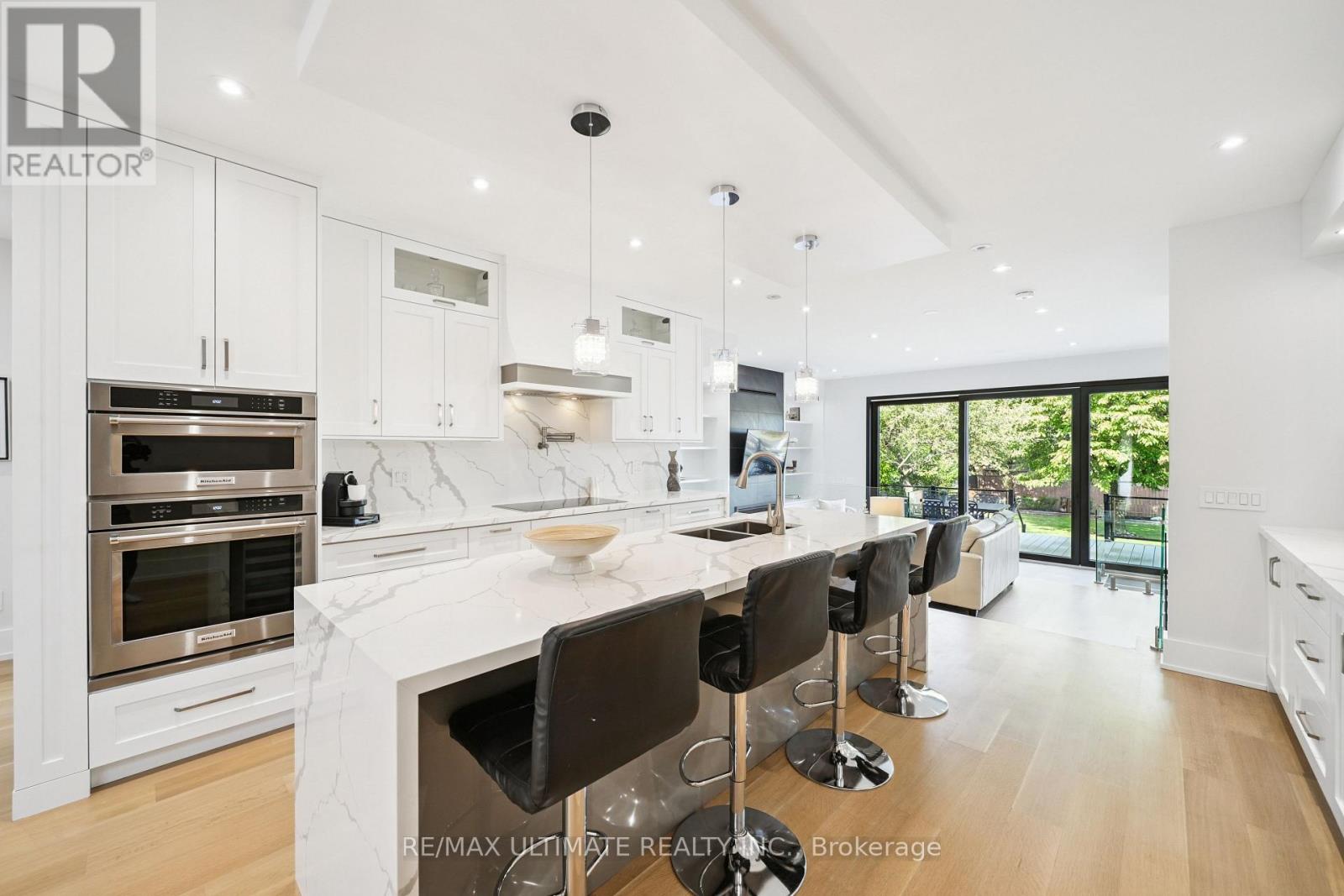 212 Queenslea Avenue, Toronto, Ontario  M9N 2L6 - Photo 5 - W12527630