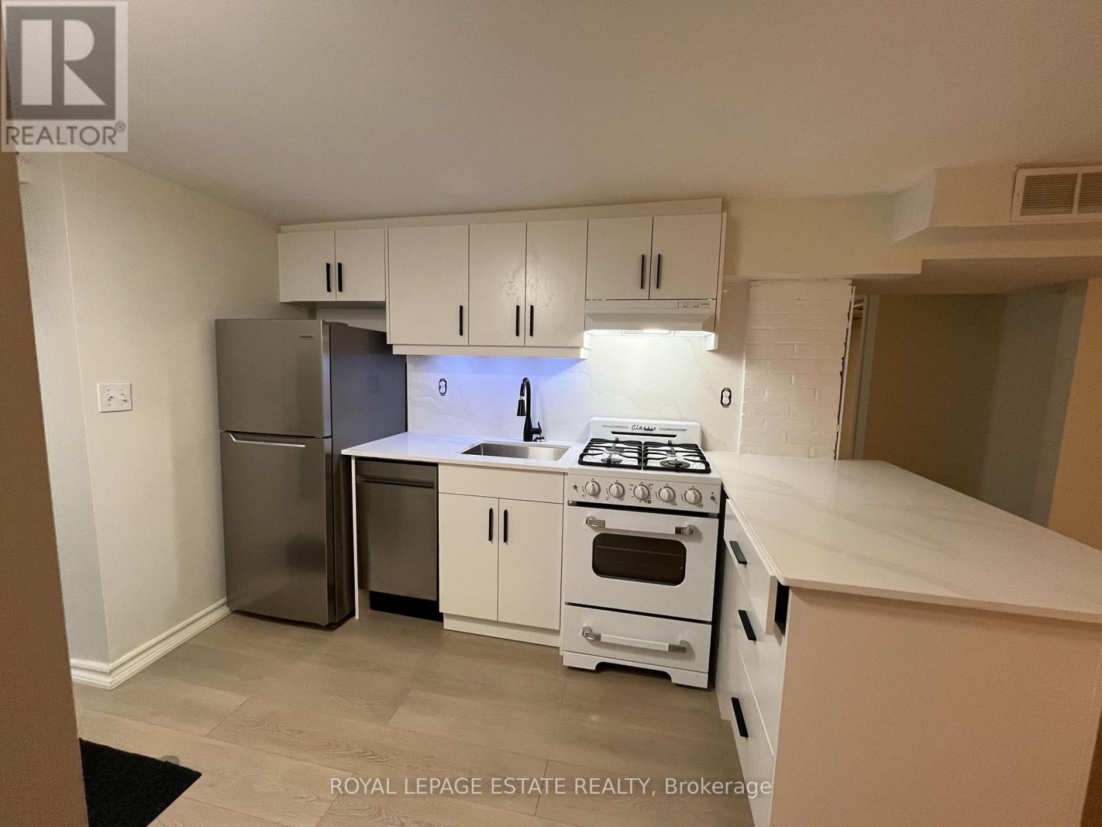 Basement - 5 Edgewood Gardens, Toronto, Ontario  M4L 3H4 - Photo 3 - E12527620