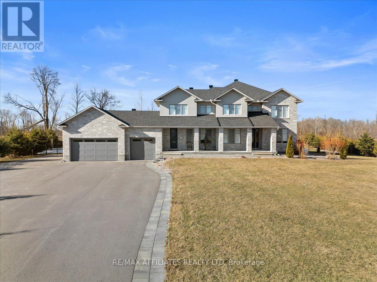 724 Mcmanus Avenue, Ottawa, Ontario  K4M 0B2 - Photo 2 - X12046105