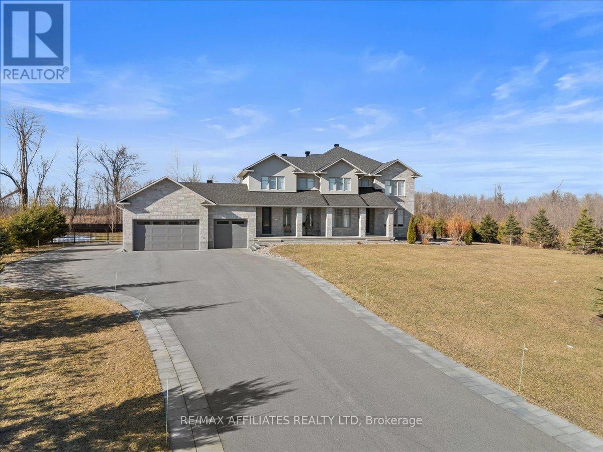 724 Mcmanus Avenue, Ottawa, Ontario  K4M 0B2 - Photo 3 - X12046105