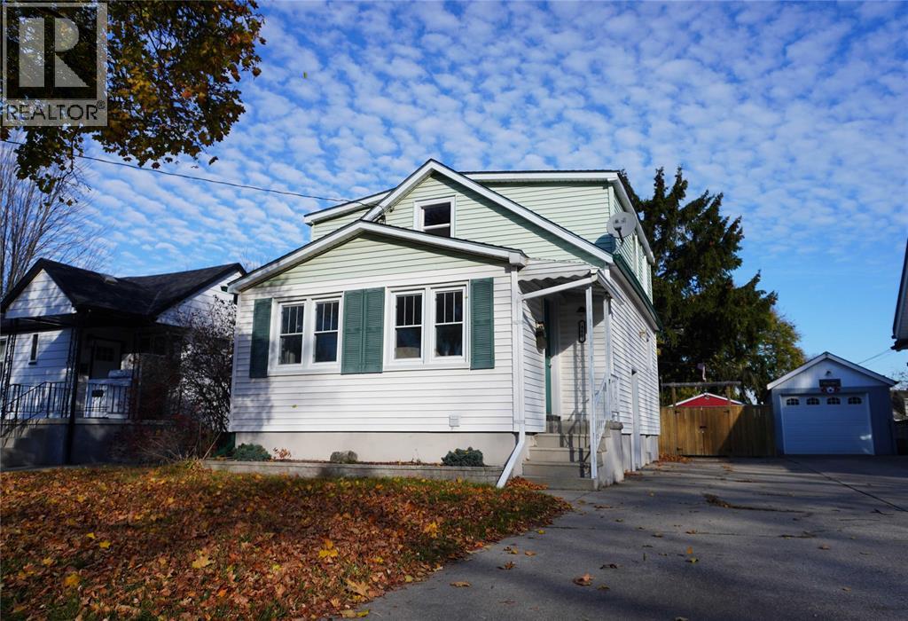 460 Nelson Street, Sarnia, Ontario  N7T 5K6 - Photo 1 - 25028426