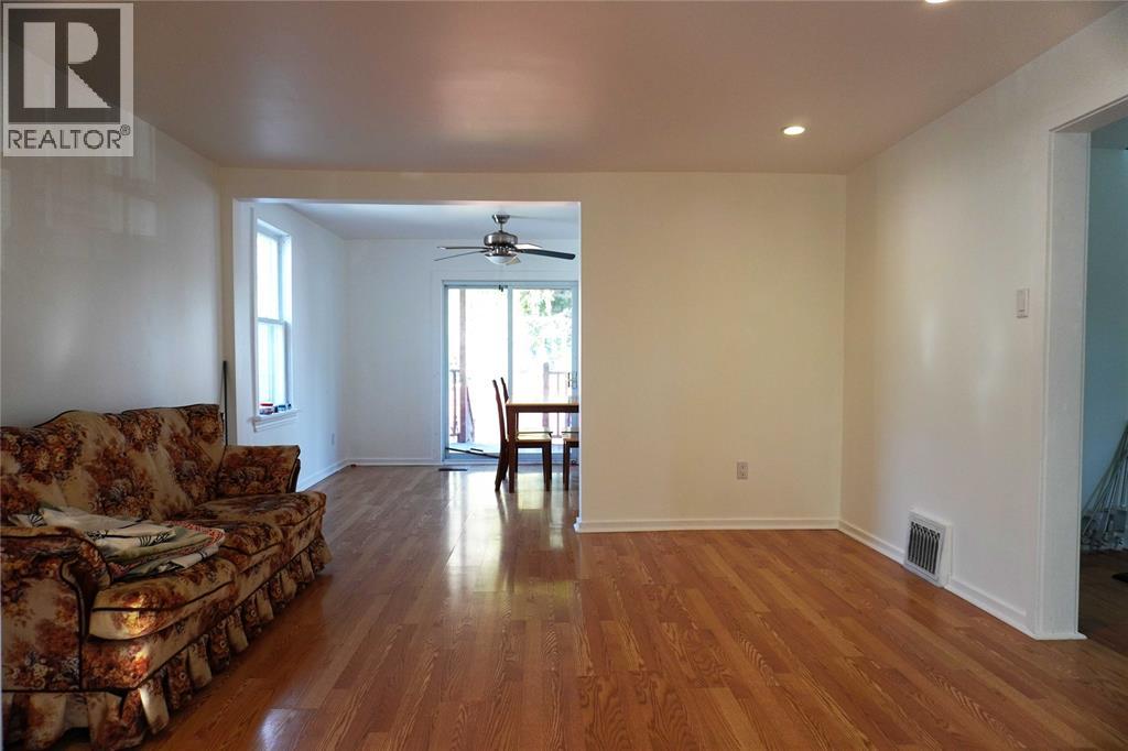 460 Nelson Street, Sarnia, Ontario  N7T 5K6 - Photo 11 - 25028426