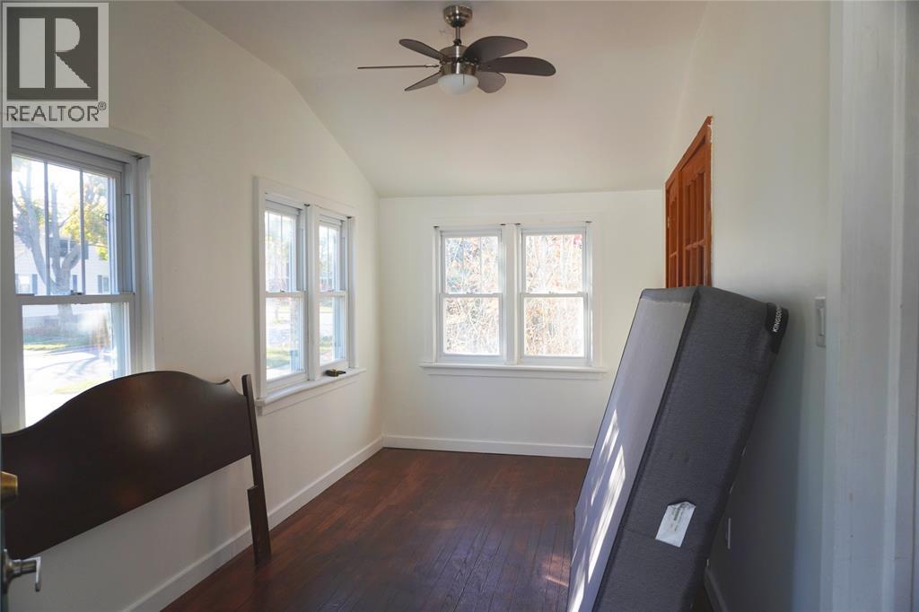 460 Nelson Street, Sarnia, Ontario  N7T 5K6 - Photo 4 - 25028426