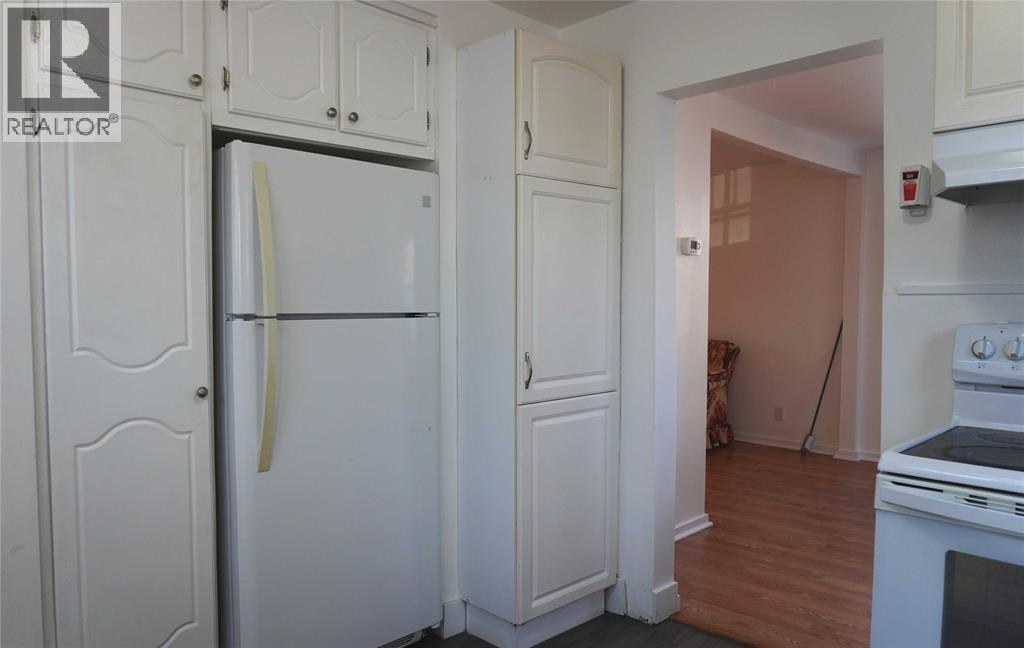 460 Nelson Street, Sarnia, Ontario  N7T 5K6 - Photo 8 - 25028426