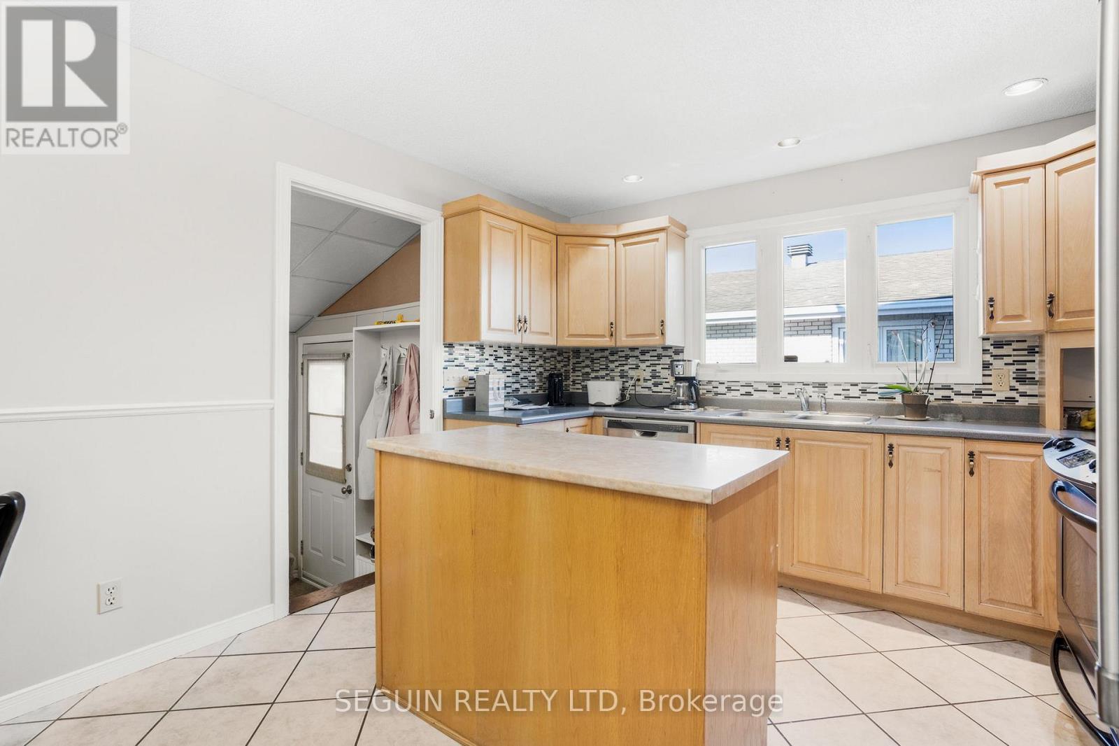 460 Theriault Street, Hawkesbury, Ontario  K6A 1Z3 - Photo 16 - X12527688