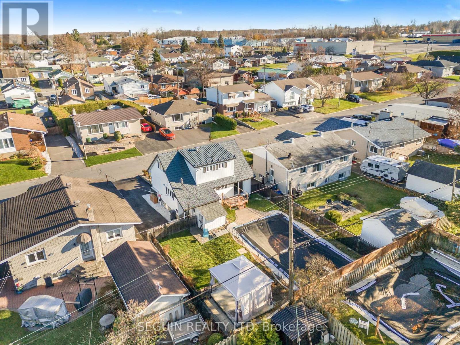 460 Theriault Street, Hawkesbury, Ontario  K6A 1Z3 - Photo 2 - X12527688