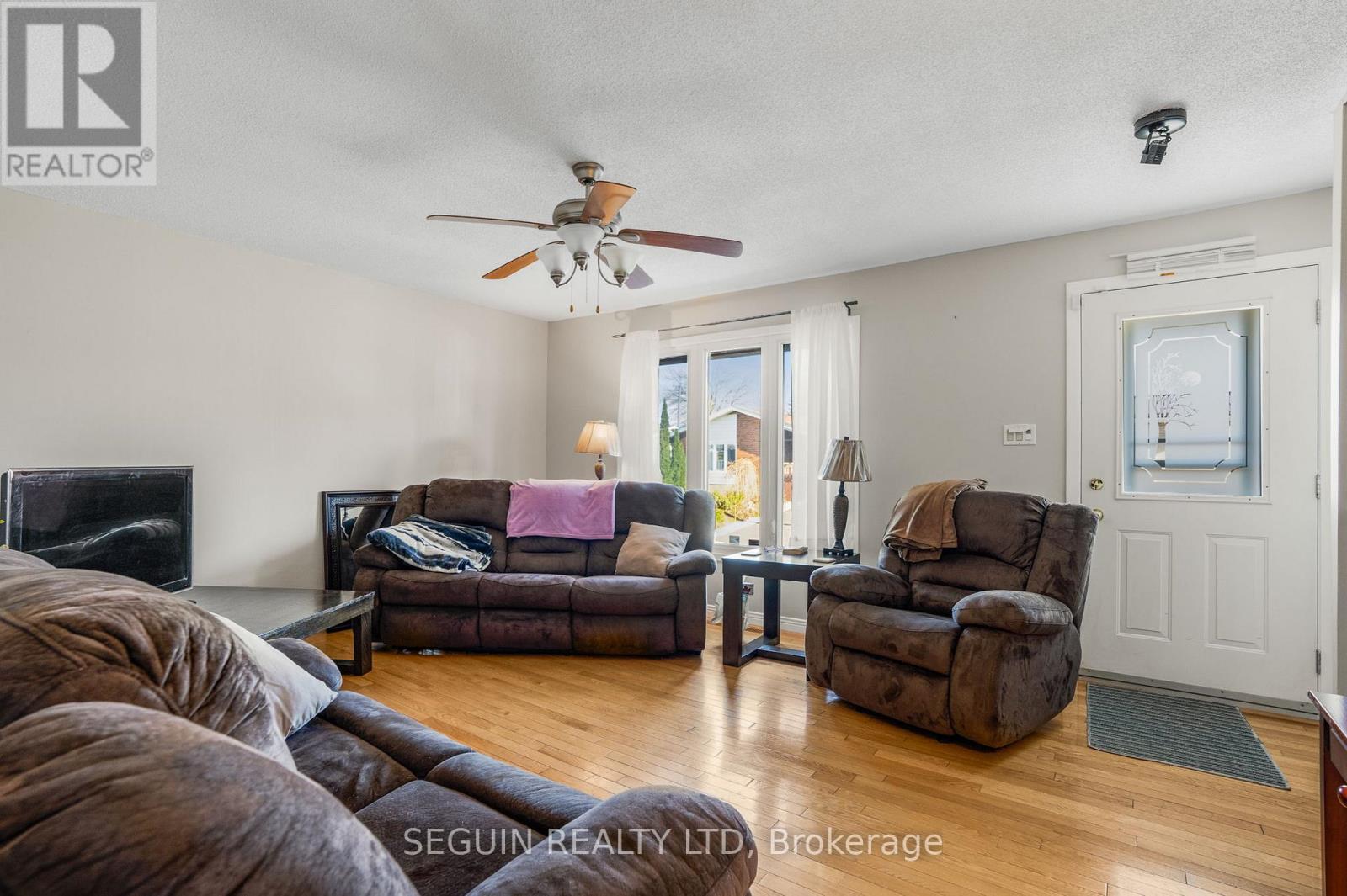 460 Theriault Street, Hawkesbury, Ontario  K6A 1Z3 - Photo 9 - X12527688