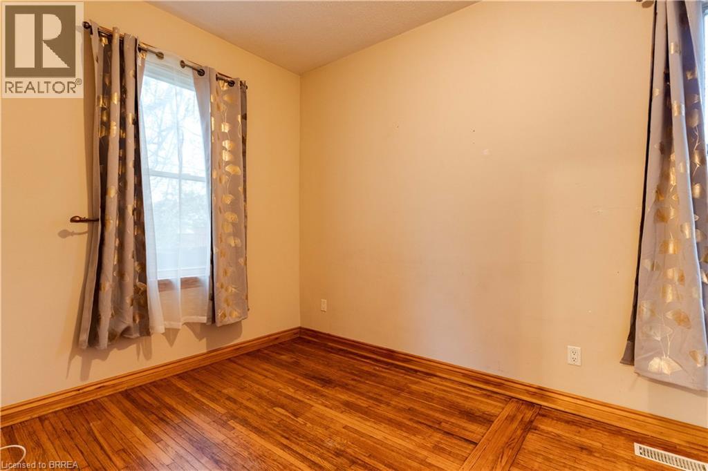 257 Grand River Avenue, Brantford, Ontario  N3T 4Y5 - Photo 11 - 40783807