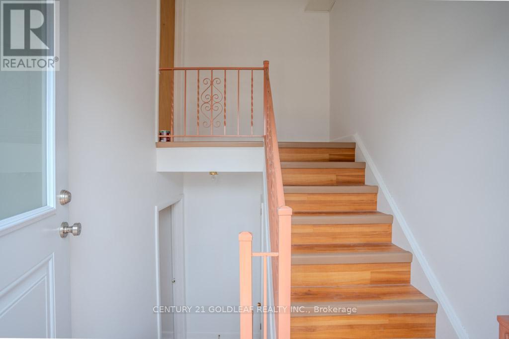 151 Montfort Street, Ottawa, Ontario K1L 5P5 - Photo 2 - X12250879