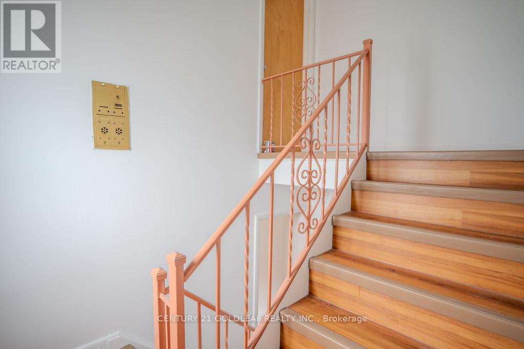 151 Montfort Street, Ottawa, Ontario K1L 5P5 - Photo 3 - X12250879