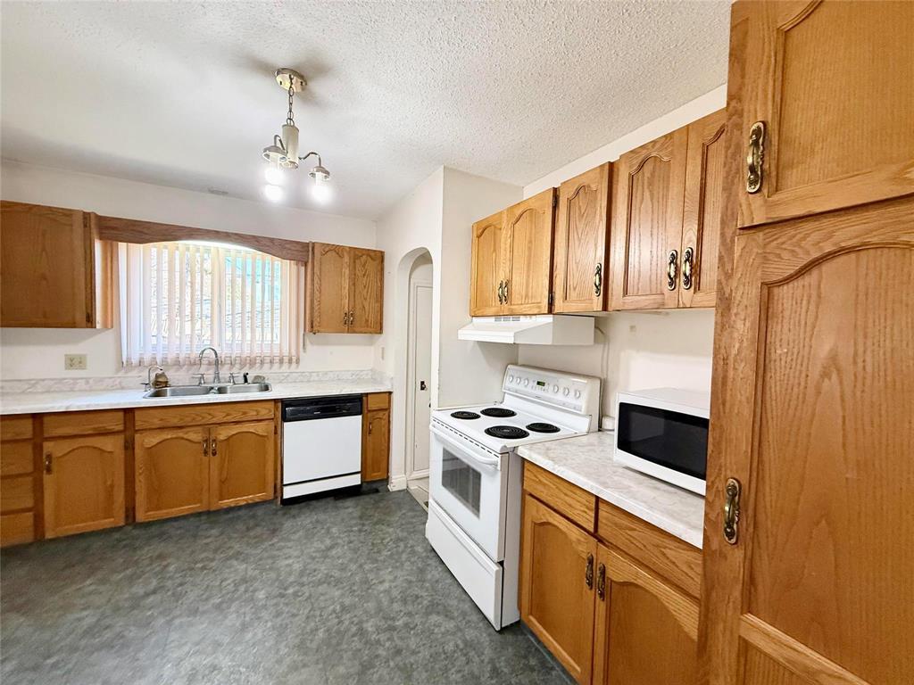 267 4th Avenue, Minitonas, Manitoba  R0L 1G0 - Photo 3 - 202528214