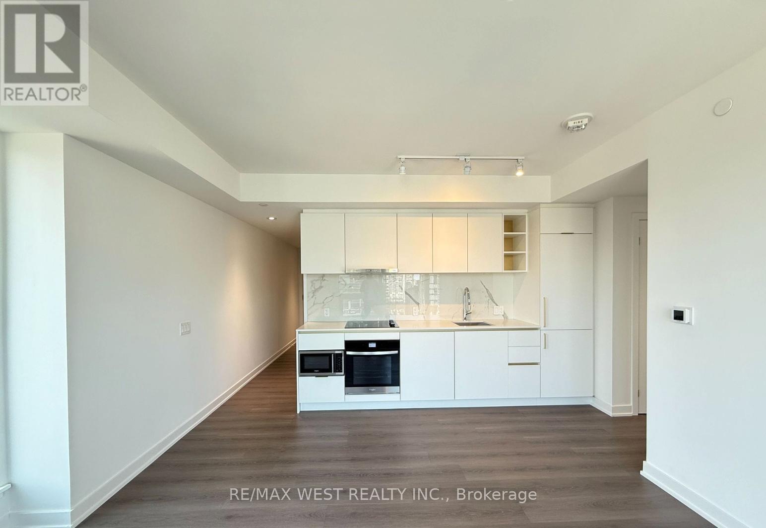 4209 - 8 WELLESLEY STREET W, Toronto, Ontario