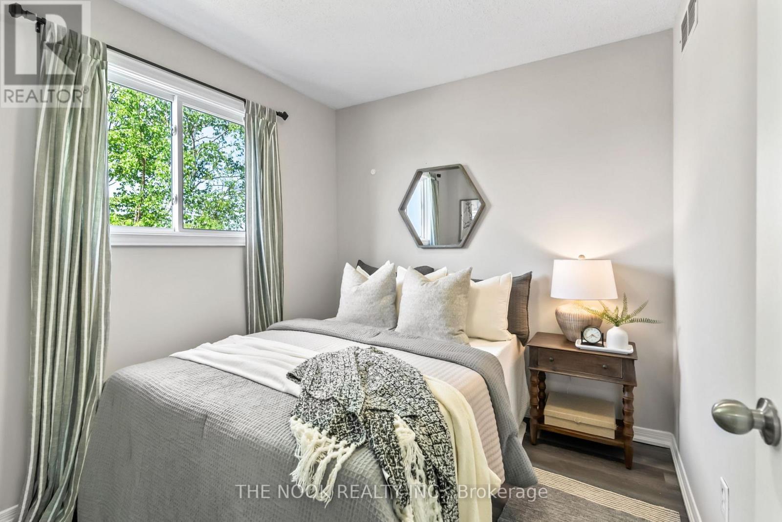 136 Peacock Boulevard, Port Hope, Ontario  L1A 4G2 - Photo 11 - X12527908