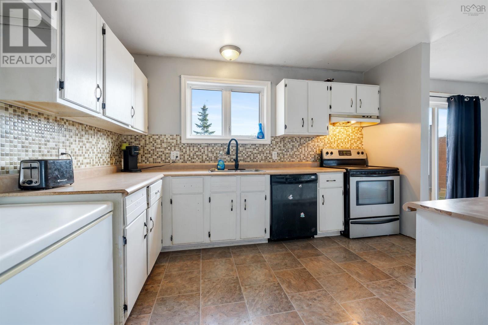 198 Caldwell Road, Dartmouth, Nova Scotia  B2V 1V3 - Photo 7 - 202525956