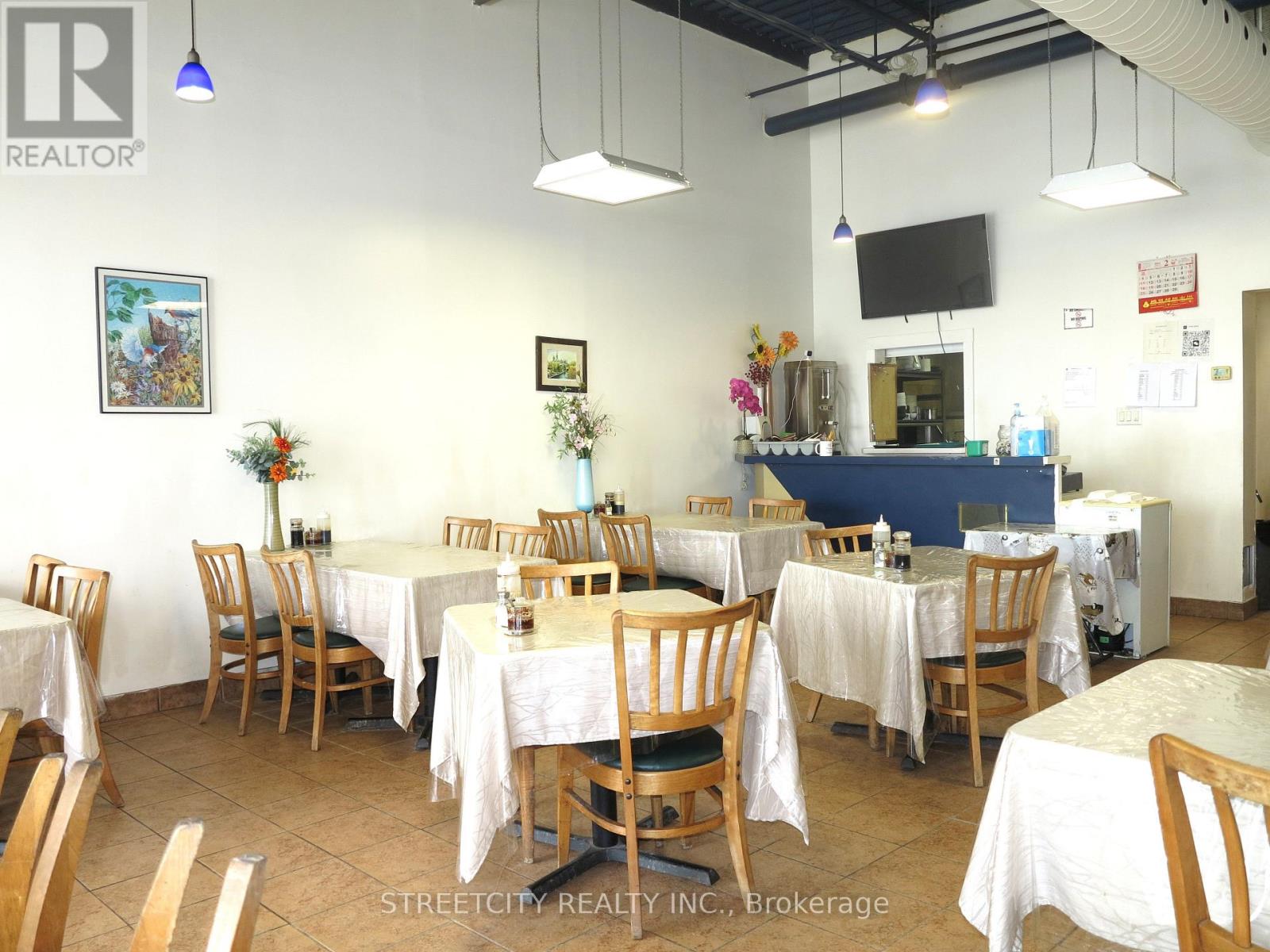 7a - 611 Wonderland Road N, London North, Ontario  N6H 4V6 - Photo 3 - X12527810