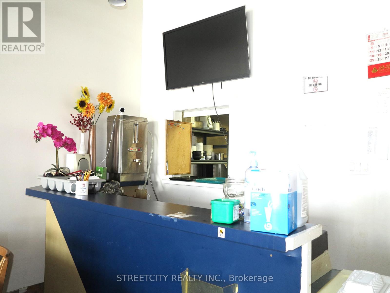 7a - 611 Wonderland Road N, London North, Ontario  N6H 4V6 - Photo 5 - X12527810