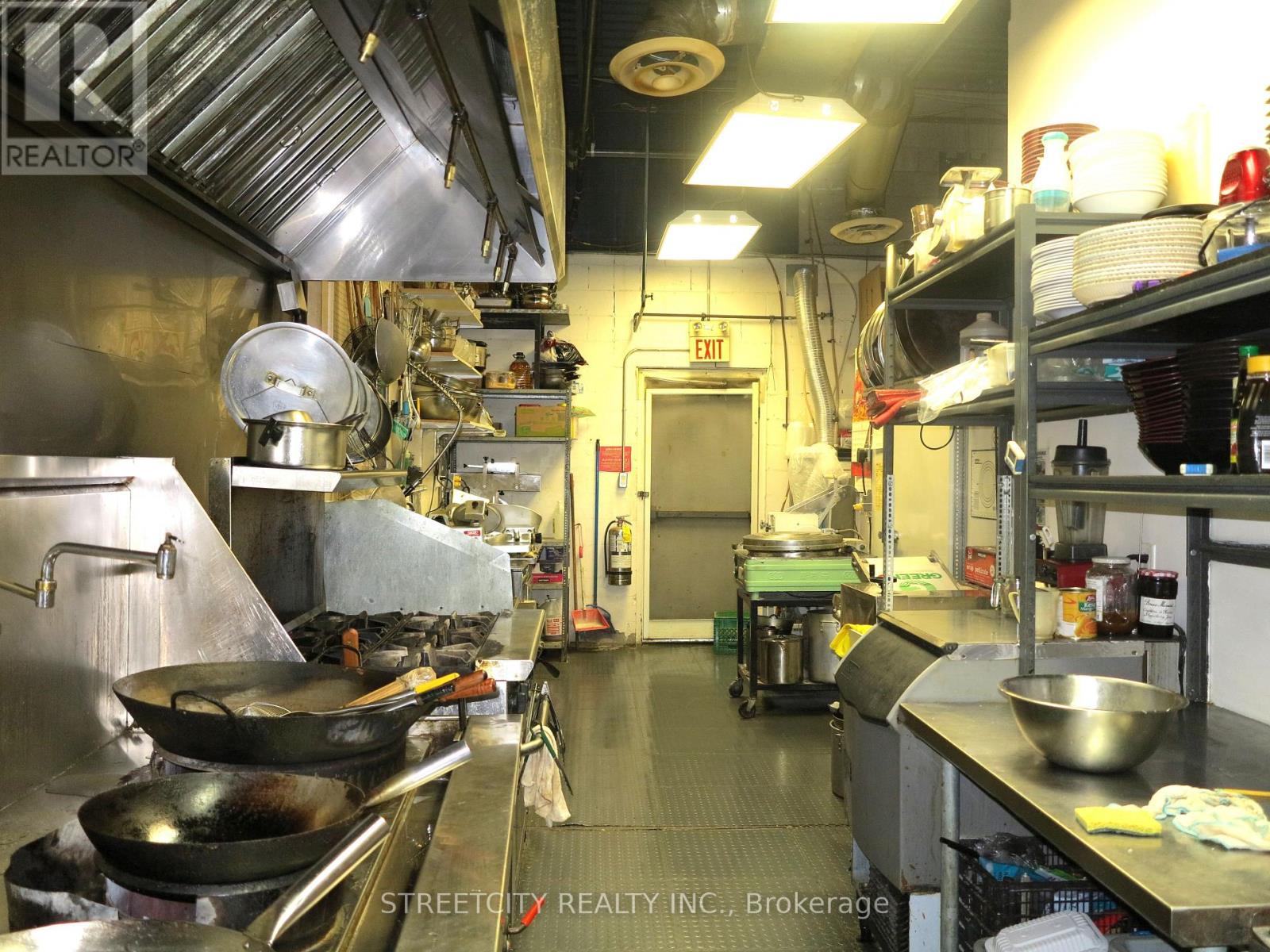 7a - 611 Wonderland Road N, London North, Ontario  N6H 4V6 - Photo 6 - X12527810