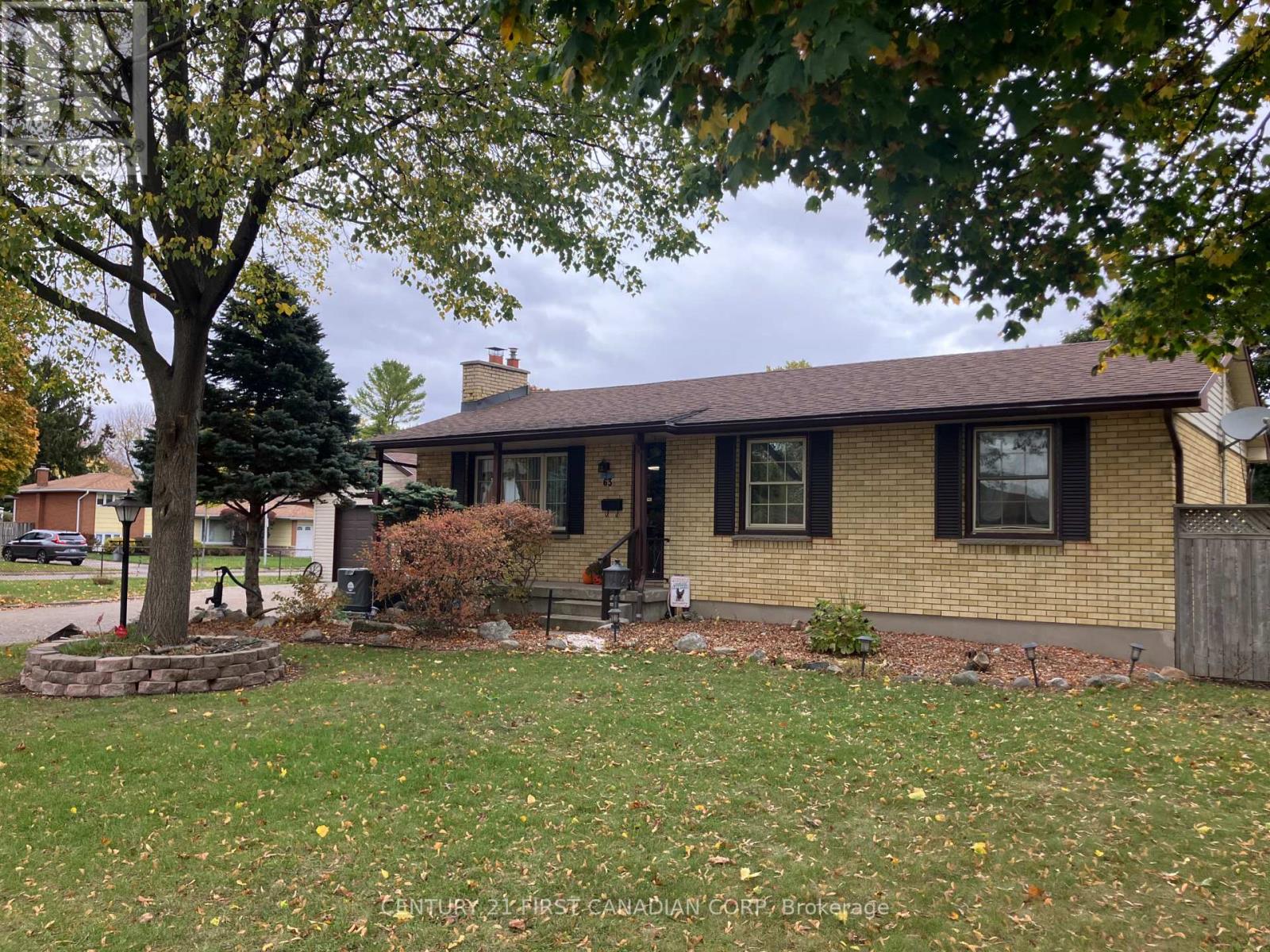 63 Hawkesbury Avenue, London East, Ontario  N5V 2K2 - Photo 2 - X12527890